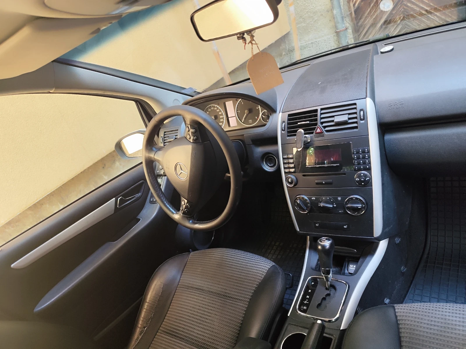 Mercedes-Benz A 180 M, снимка 13 - Автомобили и джипове - 54358918