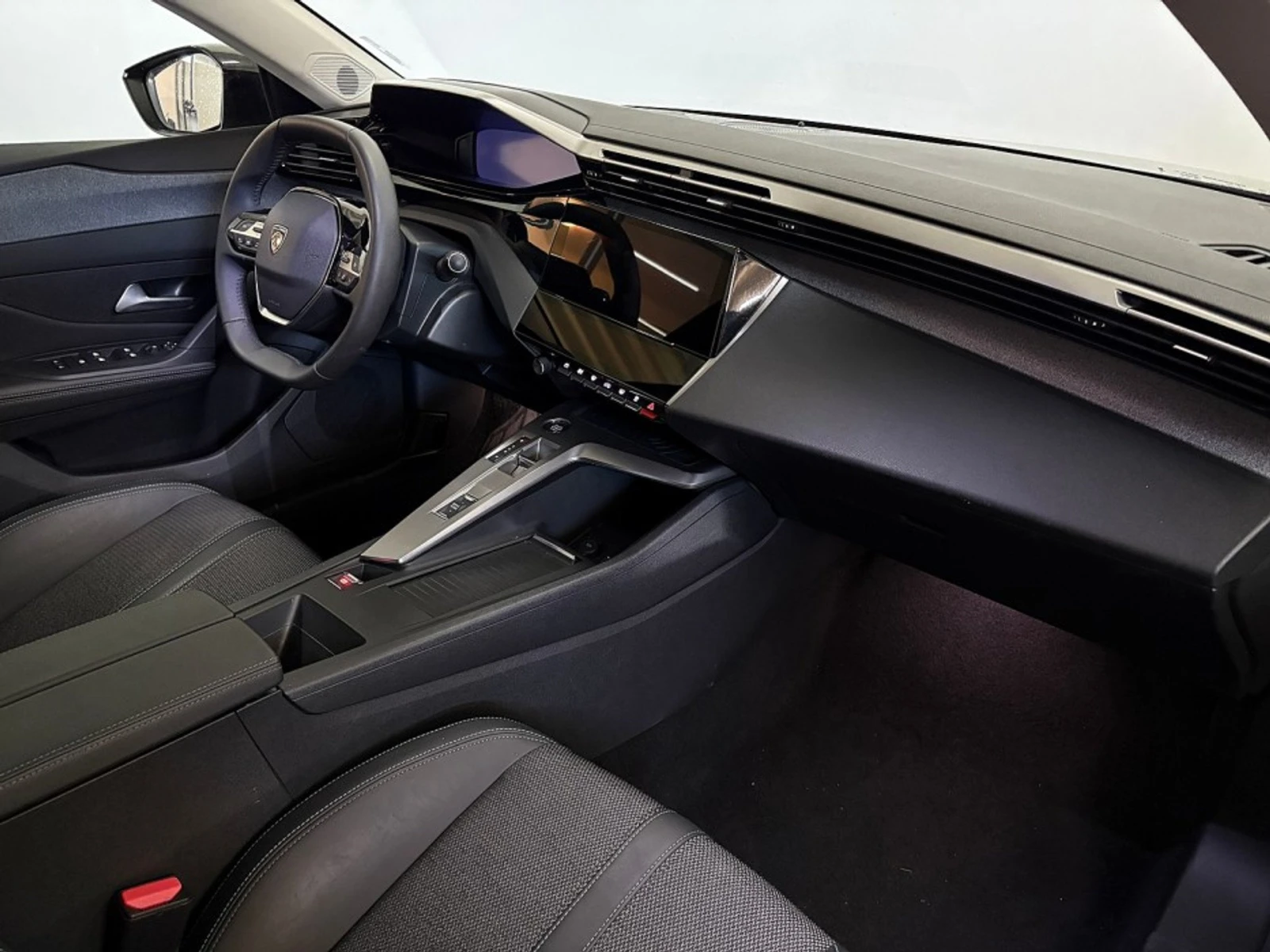 Peugeot 408 1.2 Allure, снимка 13 - Автомобили и джипове - 54427755