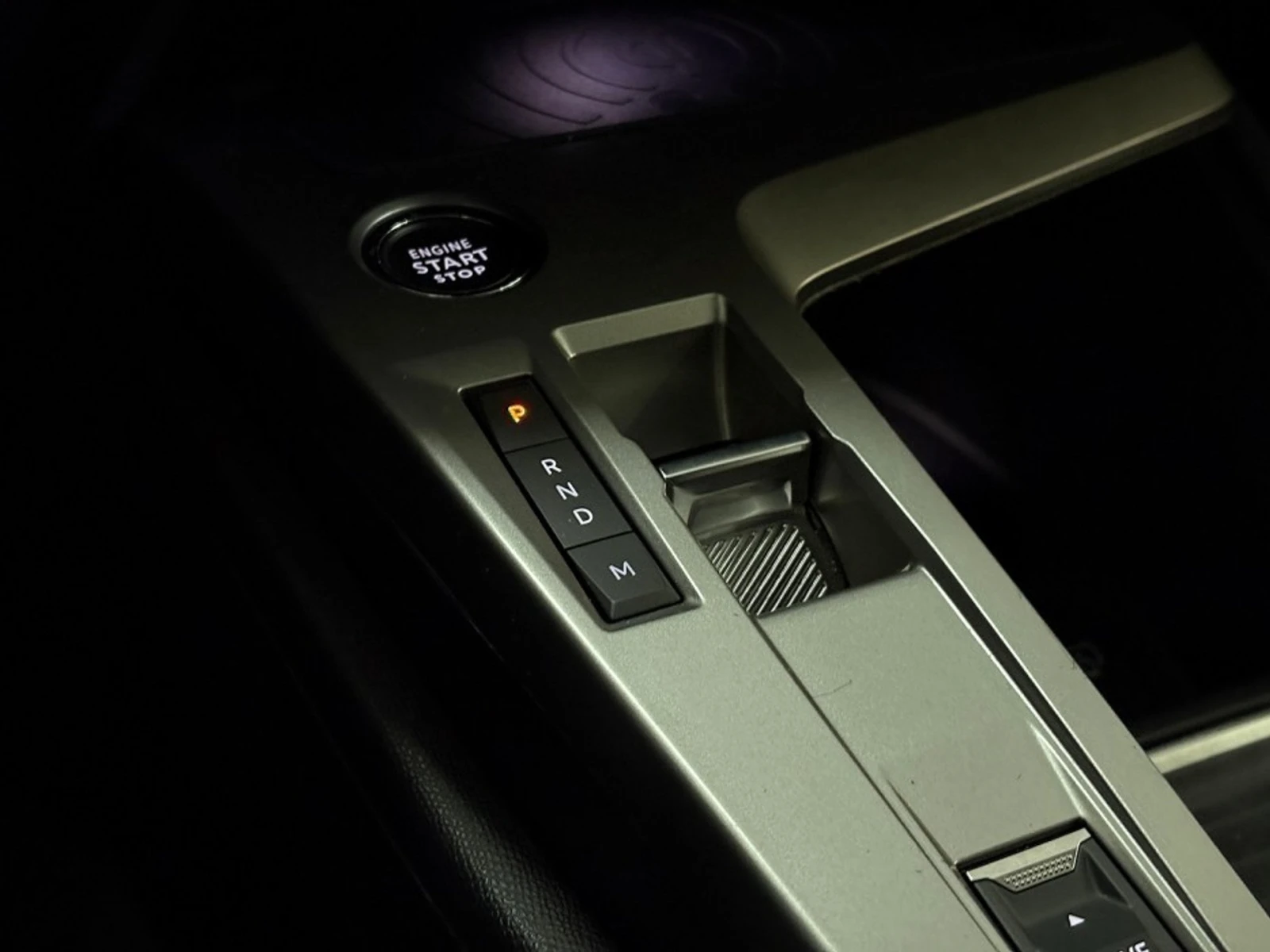 Peugeot 408 1.2 Allure, снимка 14 - Автомобили и джипове - 54427755