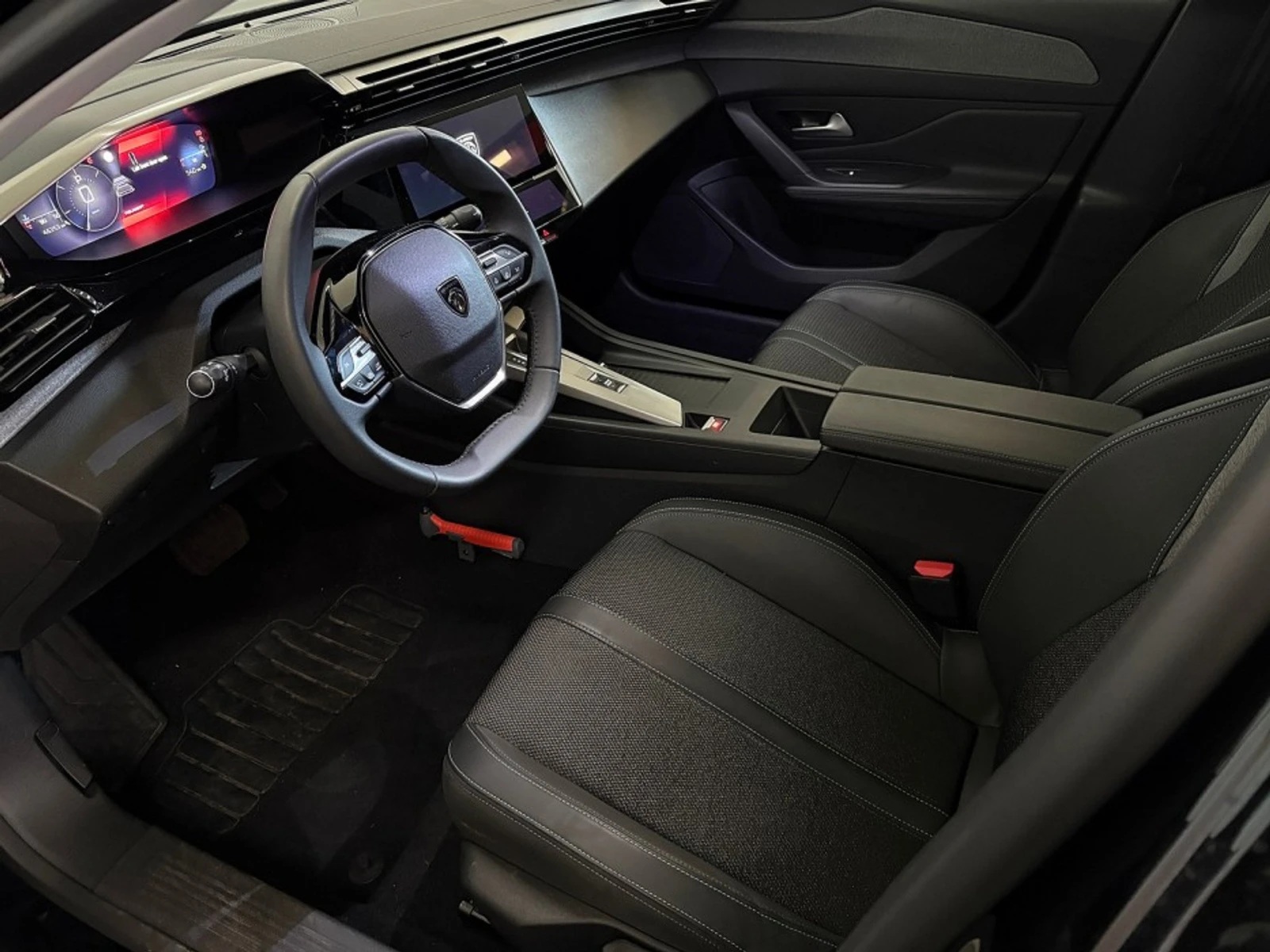 Peugeot 408 1.2 Allure, снимка 10 - Автомобили и джипове - 54427755