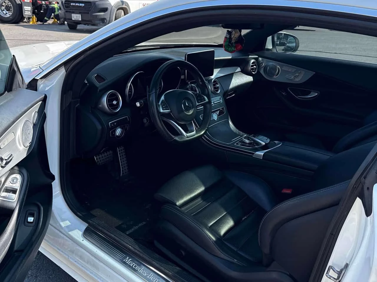 Mercedes-Benz C 300 * 4MATIC * 360 * BURMESTER * ПОДГРЕВИ, снимка 5 - Автомобили и джипове - 54716517