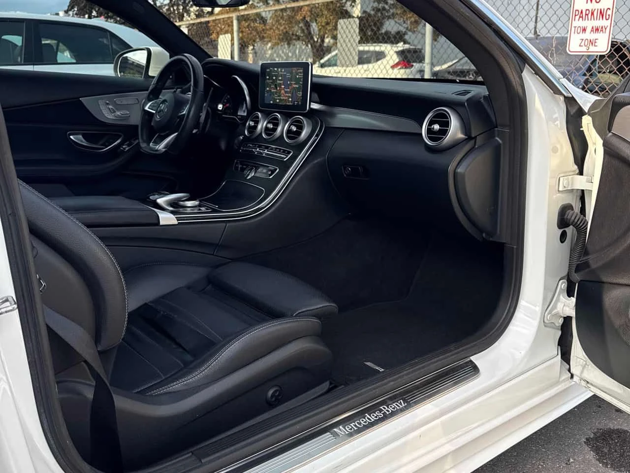 Mercedes-Benz C 300 * 4MATIC * 360 * BURMESTER * ПОДГРЕВИ, снимка 17 - Автомобили и джипове - 54716517
