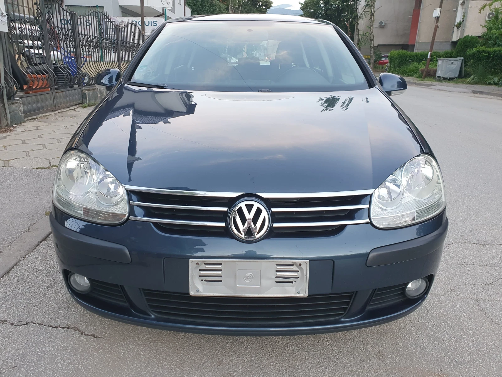 VW Golf 1.6i БЕНЗИН/ГАЗ, снимка 8 - Автомобили и джипове - 54793113