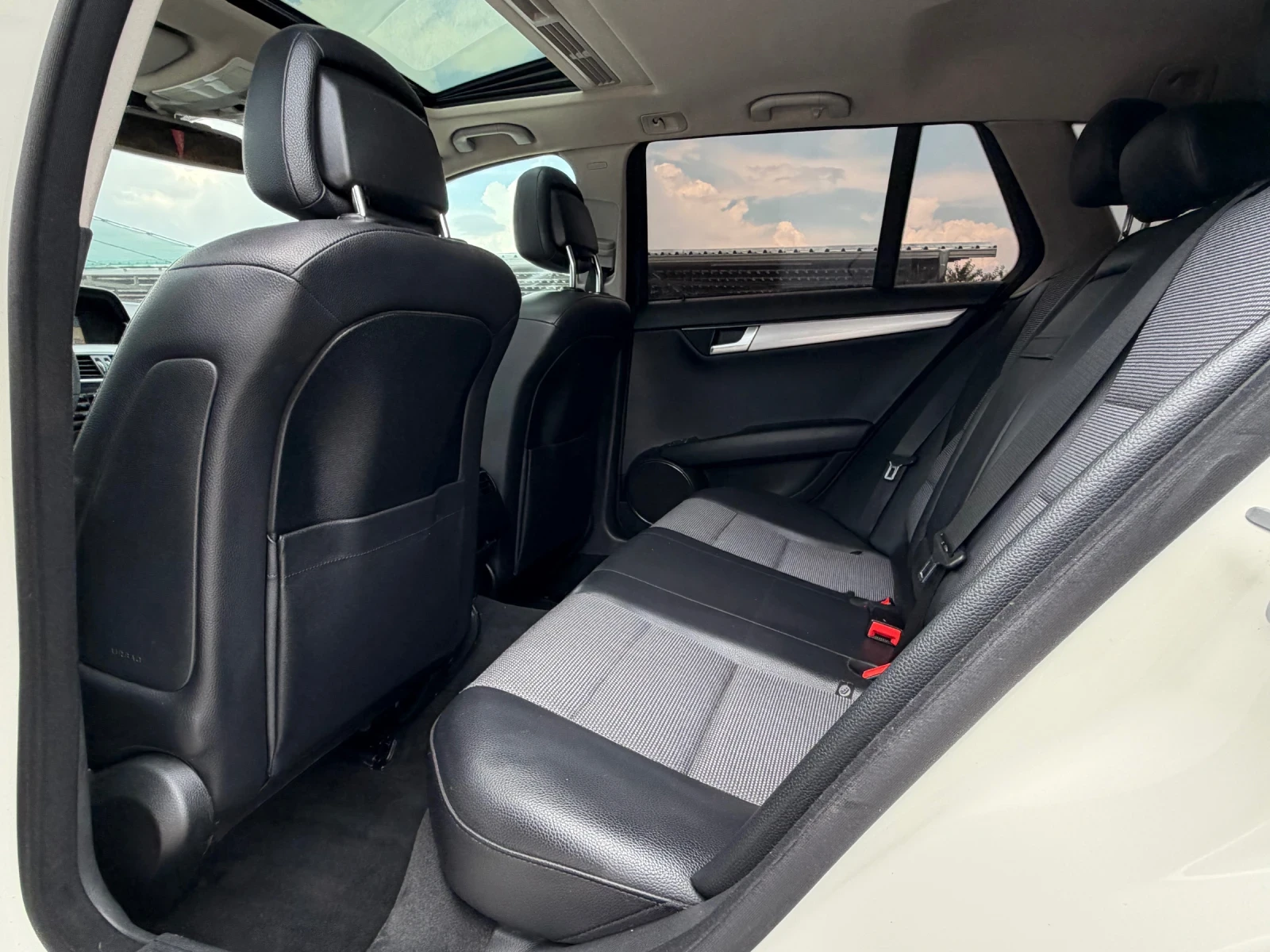 Mercedes-Benz C 220 CDI AVANTGARDE ИТАЛИЯ АВТОМАТ, снимка 10 - Автомобили и джипове - 55015955