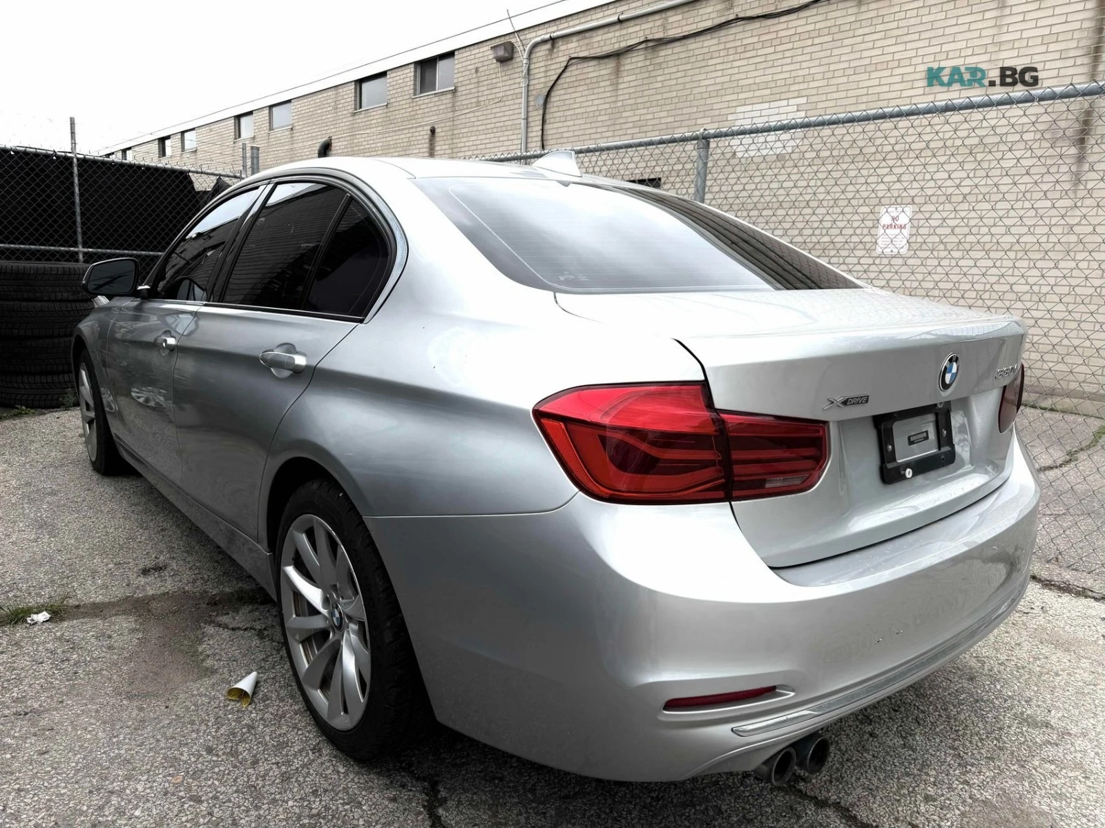 BMW 330 xDrive * Pano * Keyless * АвтоКредит * ЦЕНА ДО БГ, снимка 2 - Автомобили и джипове - 55079545