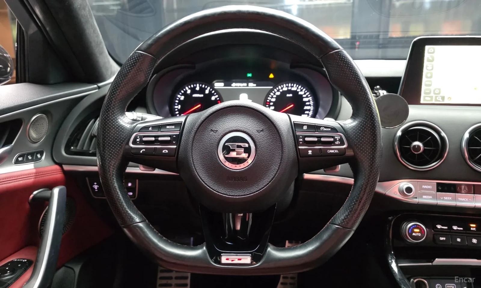 Kia Stinger 3.3AWD* GT* TURBO* UNIKAT, снимка 13 - Автомобили и джипове - 55189519