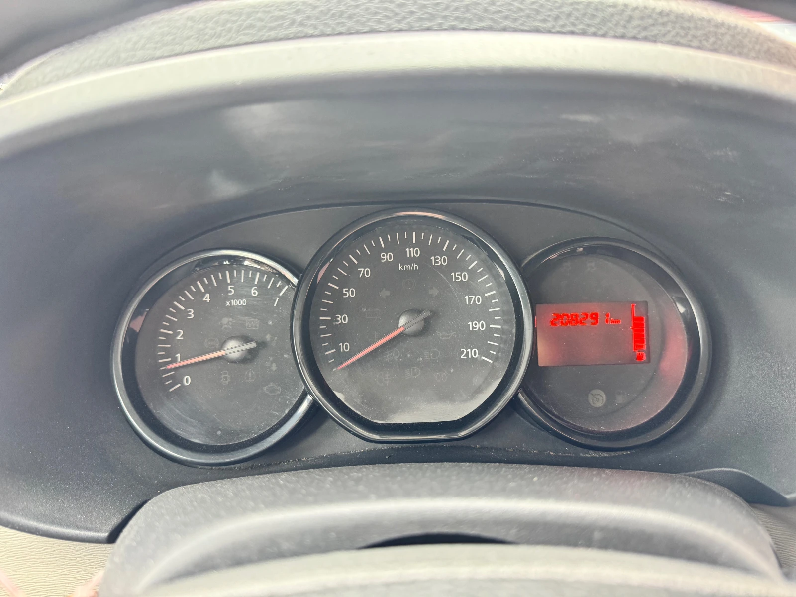 Dacia Lodgy 7 местна 1.5 дизел, снимка 13 - Автомобили и джипове - 55284264