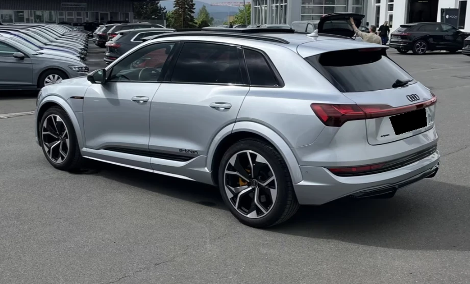 Audi E-Tron S* B&O* PANO* 360* MATRIX* HUD* , снимка 4 - Автомобили и джипове - 55298761