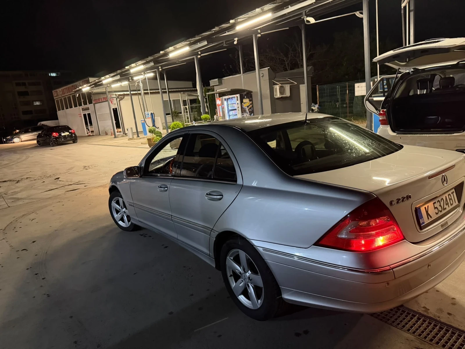 Mercedes-Benz C 220, снимка 3 - Автомобили и джипове - 55452427