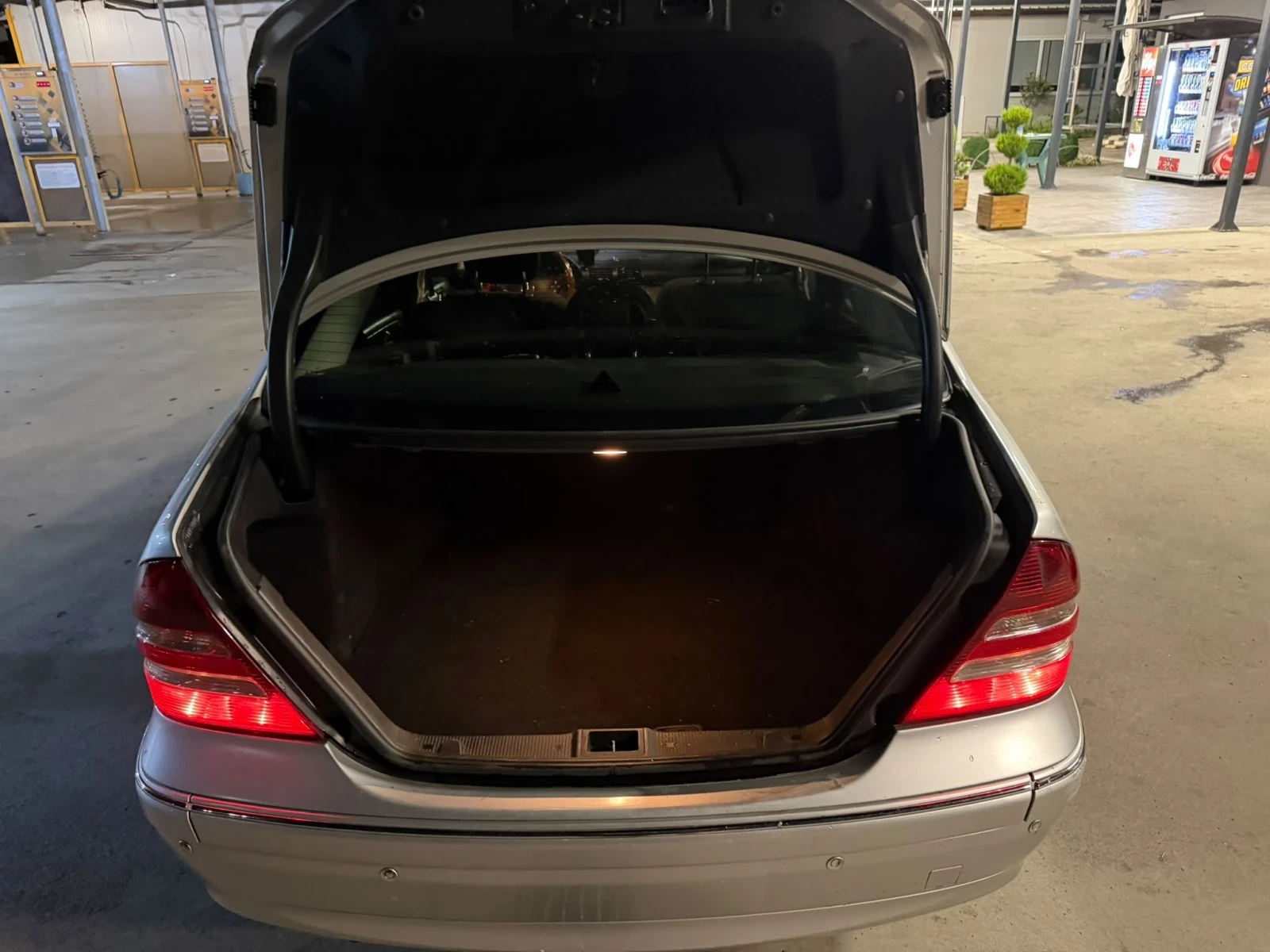 Mercedes-Benz C 220, снимка 8 - Автомобили и джипове - 55452427