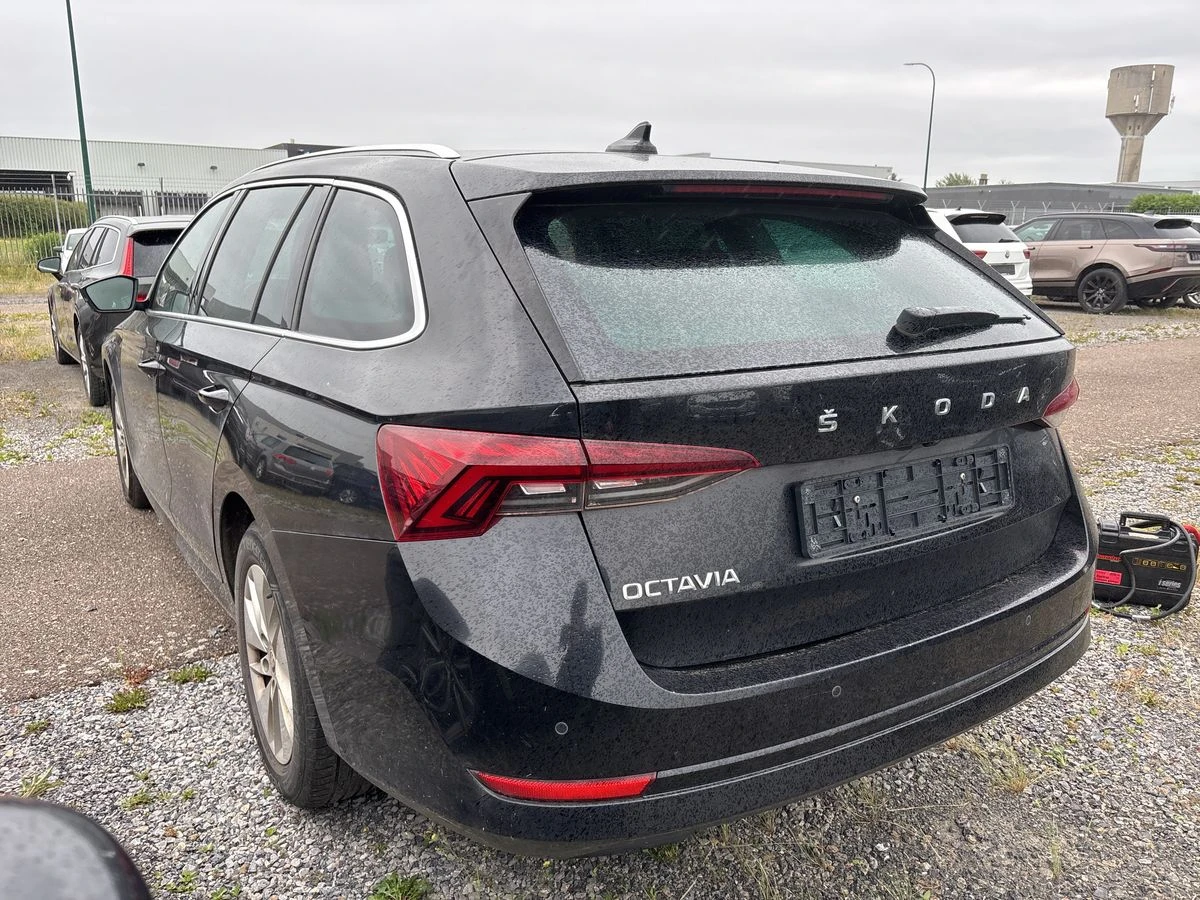 Skoda Octavia 2.0 TDI Ambition, снимка 3 - Автомобили и джипове - 55499075