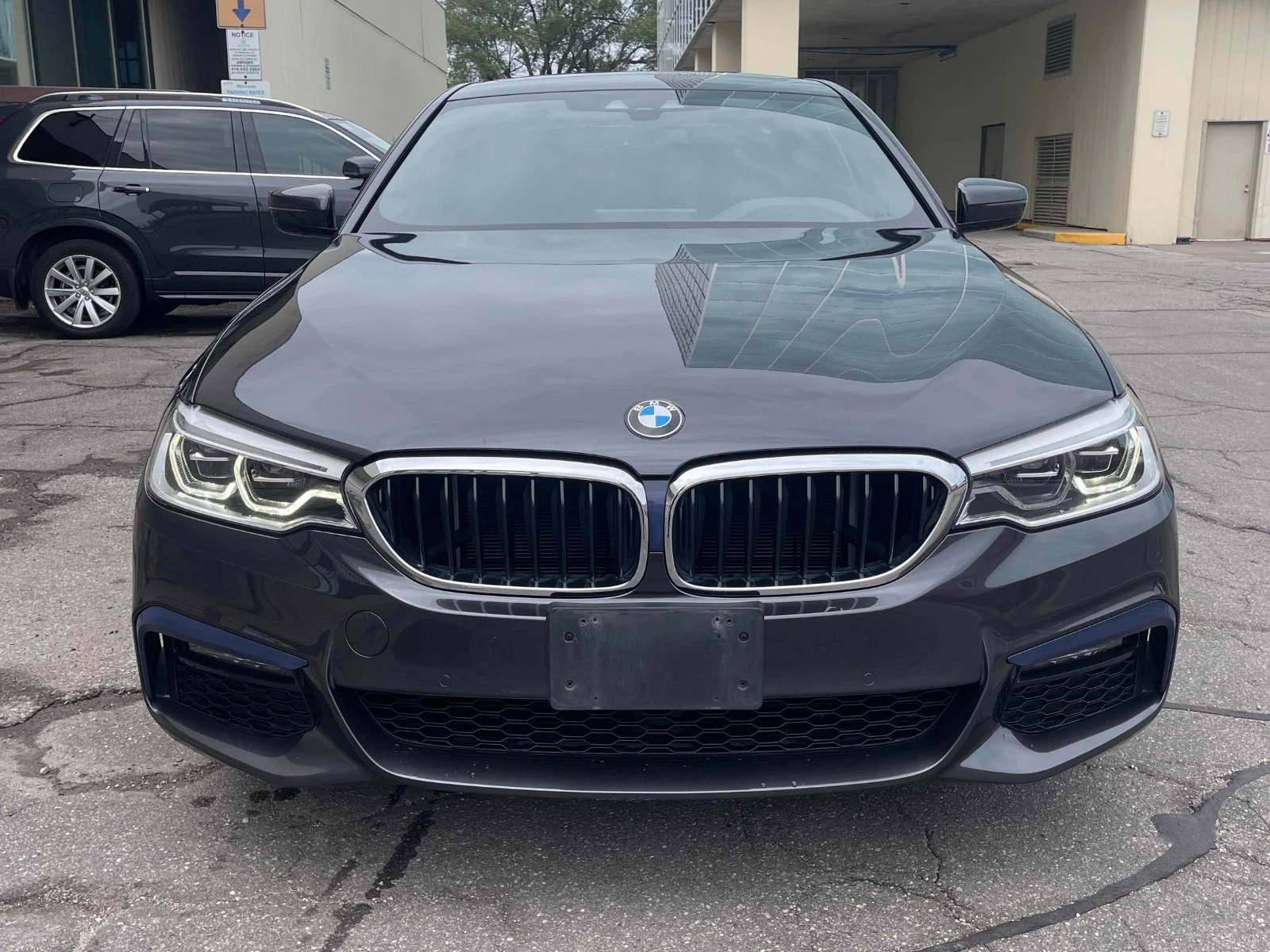 BMW 530 xDrive * АвтоКредит * (ЦЕНА ДО БГ), снимка 2 - Автомобили и джипове - 55605065