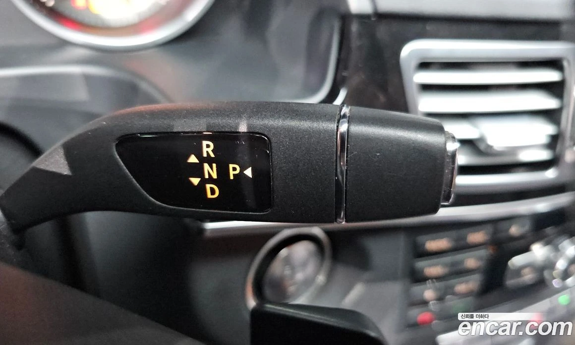 Mercedes-Benz E 220 E220 CDI Avantgarde, снимка 9 - Автомобили и джипове - 55685037