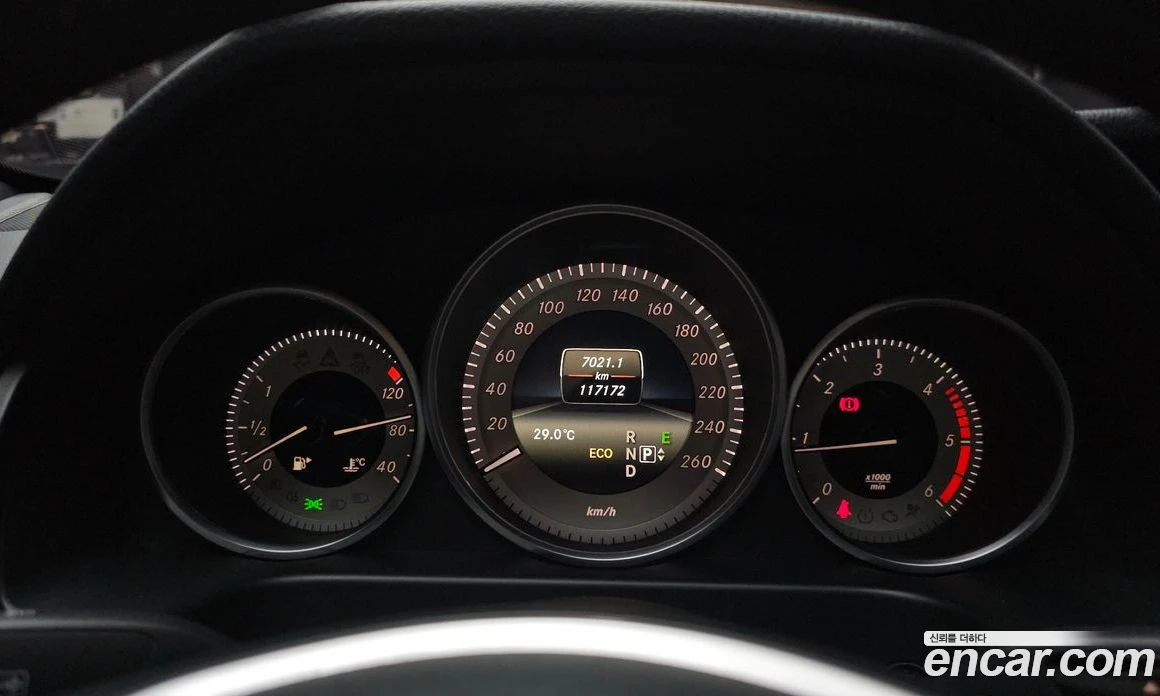 Mercedes-Benz E 220 E220 CDI Avantgarde, снимка 8 - Автомобили и джипове - 55685037