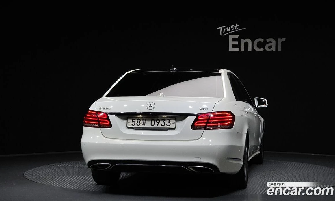Mercedes-Benz E 220 E220 CDI Avantgarde, снимка 4 - Автомобили и джипове - 55685037