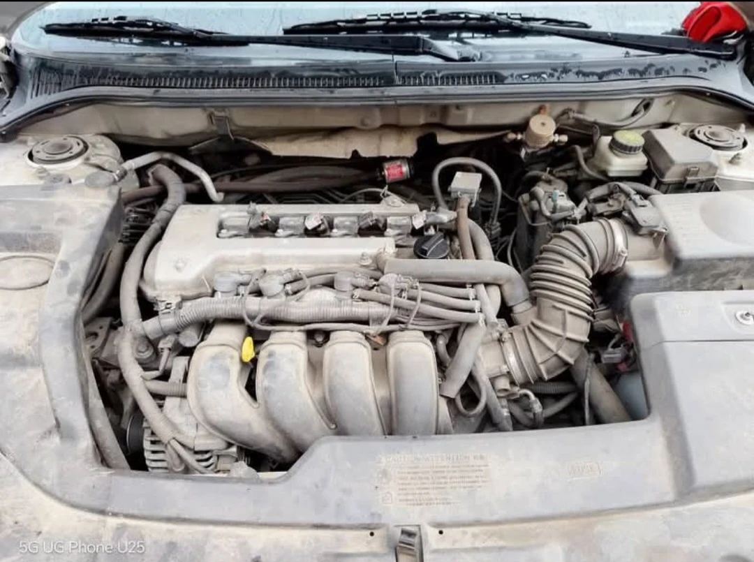 Toyota Avensis 1.8 I, снимка 8 - Автомобили и джипове - 56121797