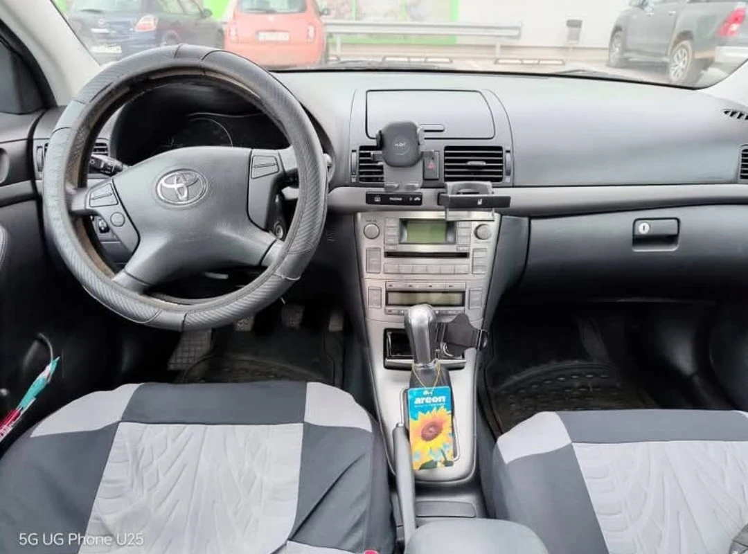 Toyota Avensis 1.8 I, снимка 5 - Автомобили и джипове - 56121797