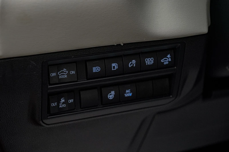 Toyota Tundra 3.5 i-Force/Capstone/3D-Камера 360/Обдухване/JBL, снимка 11 - Автомобили и джипове - 51423591