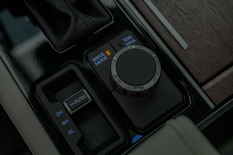 Toyota Tundra 3.5 i-Force/Capstone/3D-Камера 360/Обдухване/JBL, снимка 12 - Автомобили и джипове - 51423591