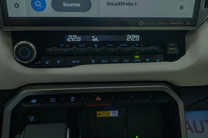 Toyota Tundra 3.5 i-Force/Capstone/3D-Камера 360/Обдухване/JBL, снимка 13 - Автомобили и джипове - 51423591