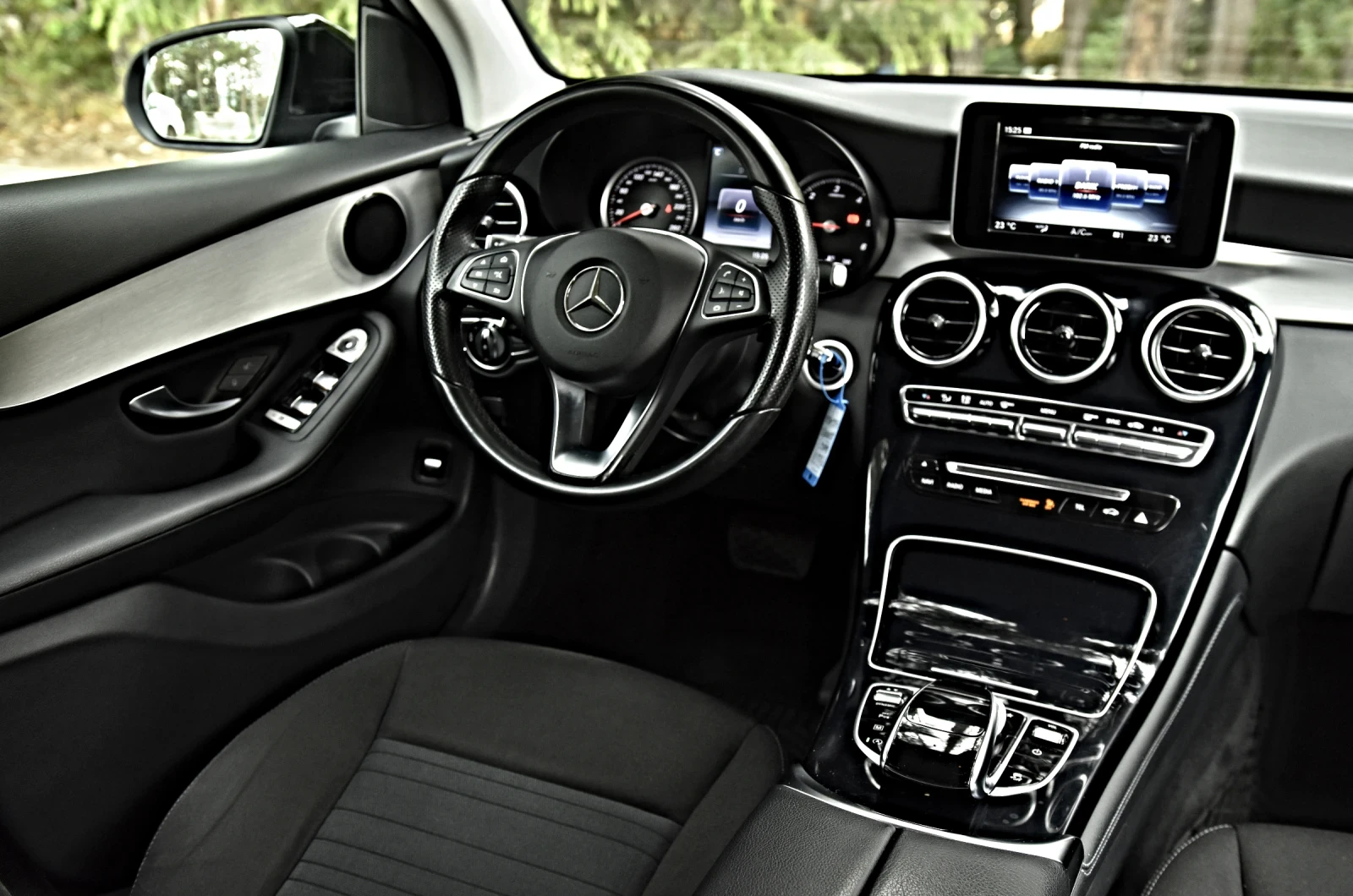 Mercedes-Benz GLC 250 AMG line 4matic - изображение 8