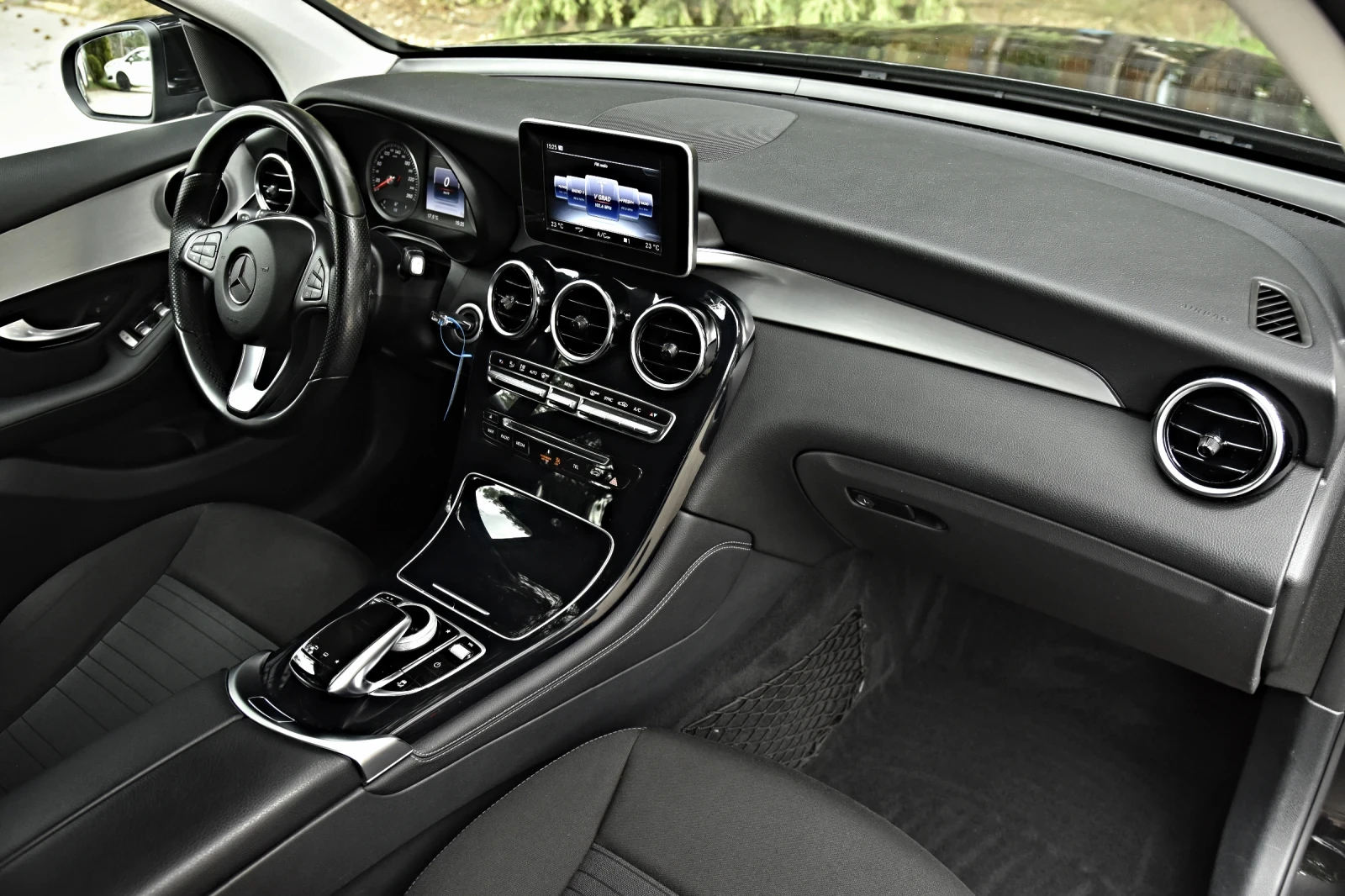 Mercedes-Benz GLC 250 AMG line 4matic - изображение 9