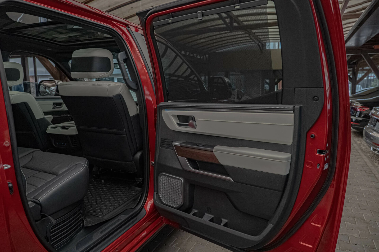 Toyota Tundra 3.5 i-Force/Capstone/3D-Камера 360/Обдухване/JBL - изображение 10