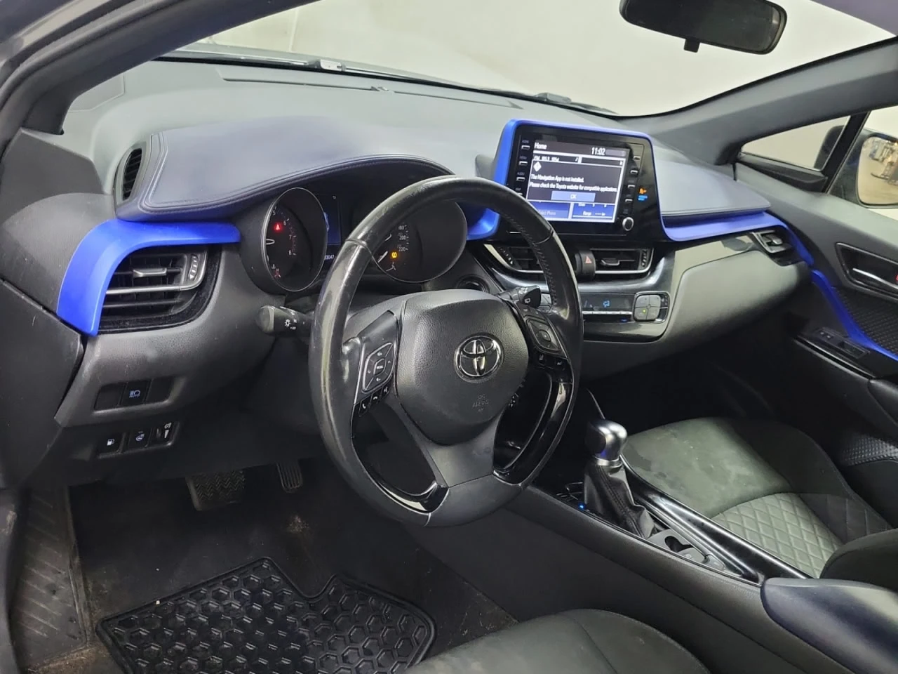 Toyota C-HR * АВТО КРЕДИТ* ЦЕНА ДО БГ * Сервизна история *  - изображение 8