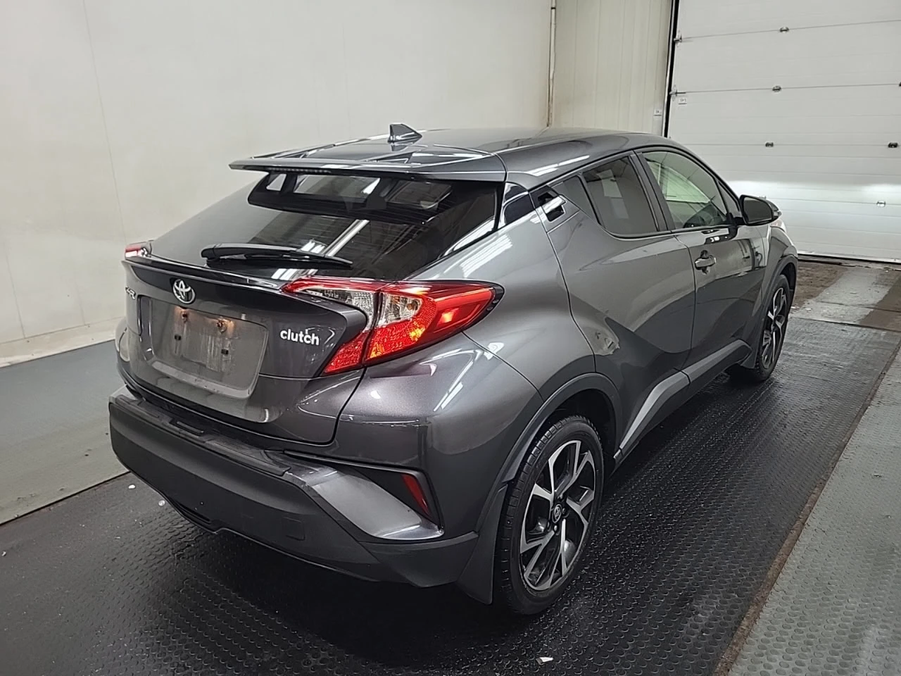 Toyota C-HR * АВТО КРЕДИТ* ЦЕНА ДО БГ * Сервизна история *  - изображение 4