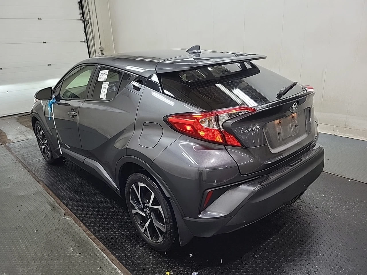 Toyota C-HR * АВТО КРЕДИТ* ЦЕНА ДО БГ * Сервизна история *  - изображение 5