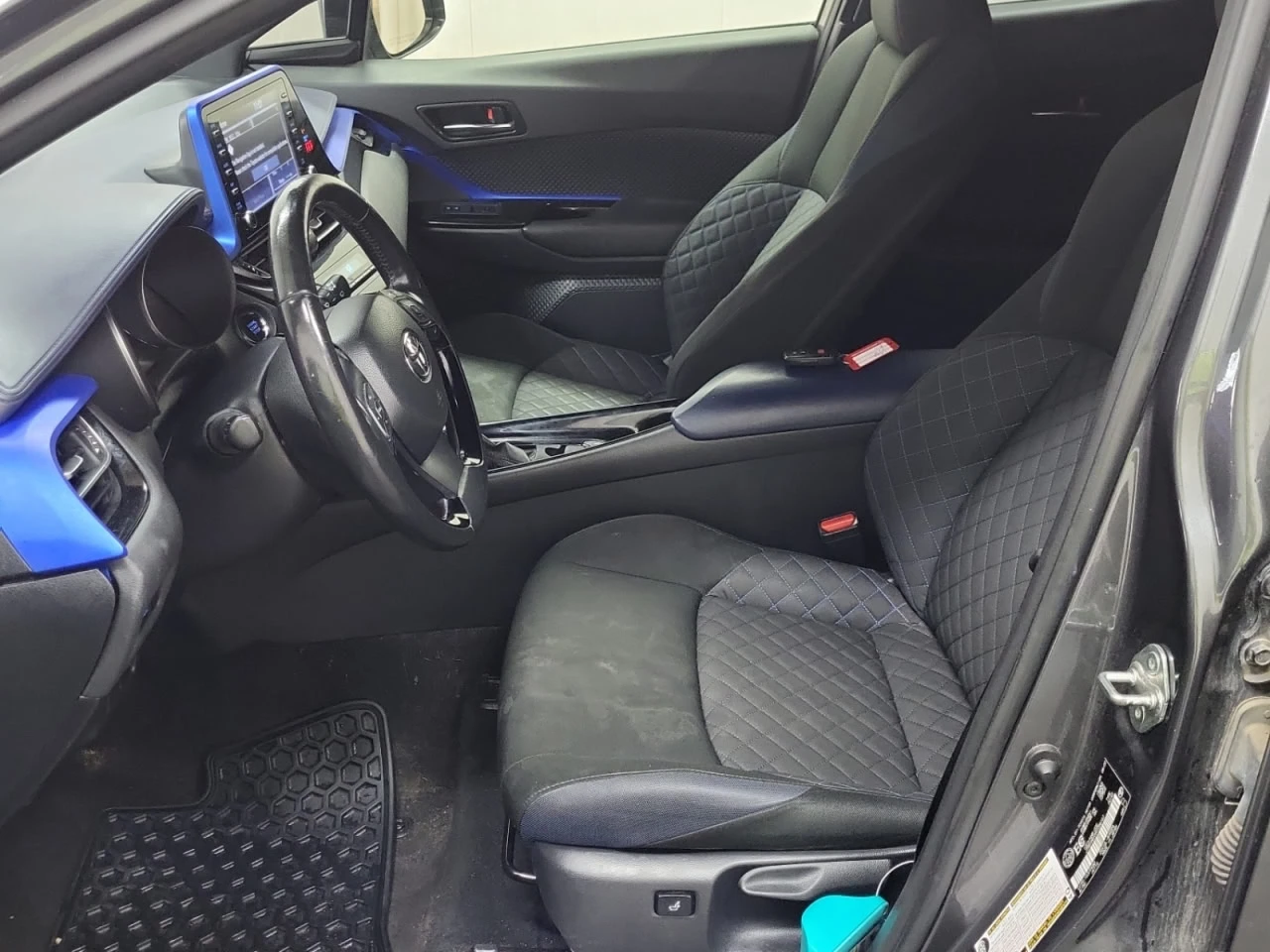 Toyota C-HR * АВТО КРЕДИТ* ЦЕНА ДО БГ * Сервизна история *  - изображение 7