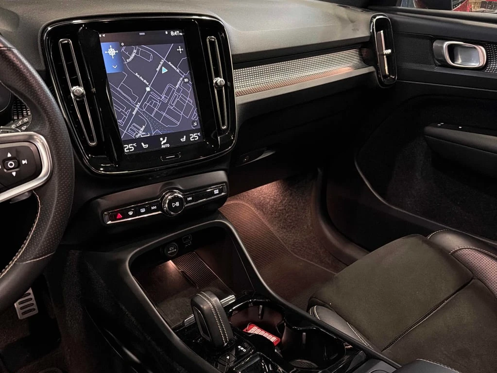 Volvo XC40 R Design  CARFAX - изображение 9