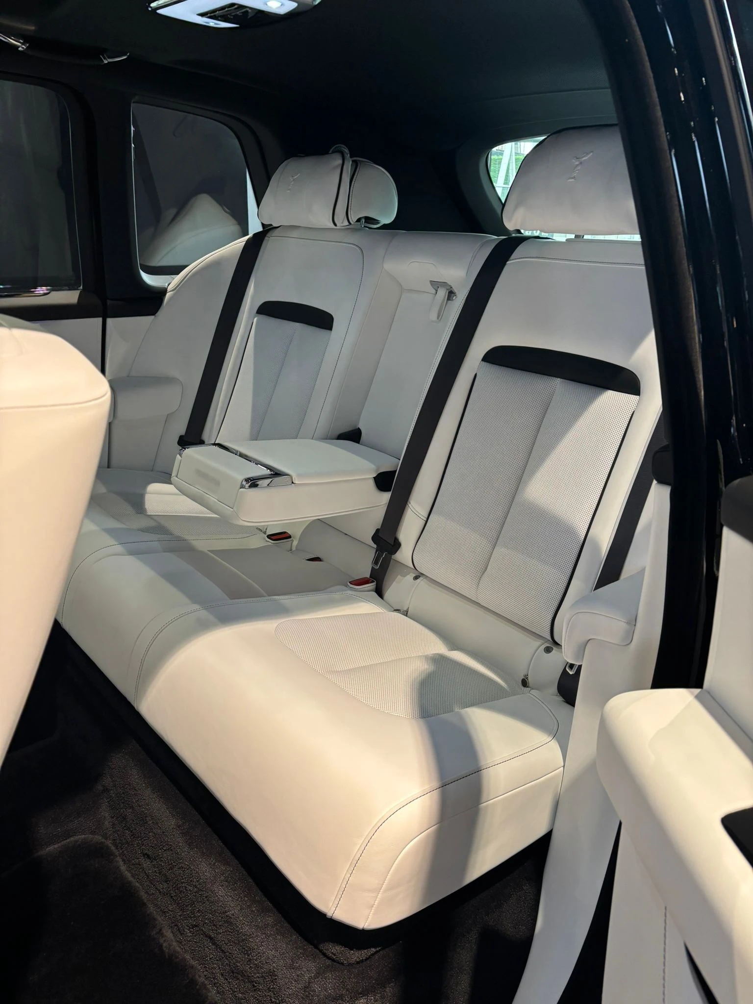 Rolls-Royce Cullinan Black Badge Series II  - изображение 7