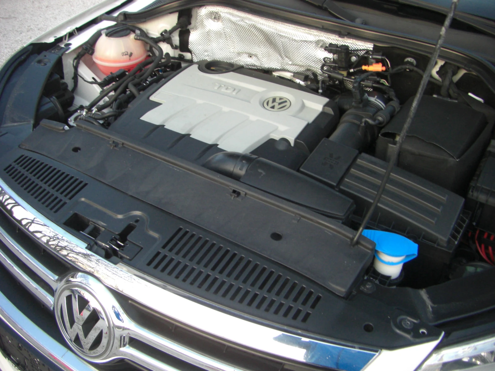 VW Tiguan 2.0TDI 4X4 AVTOMAT, снимка 17 - Автомобили и джипове - 53914352