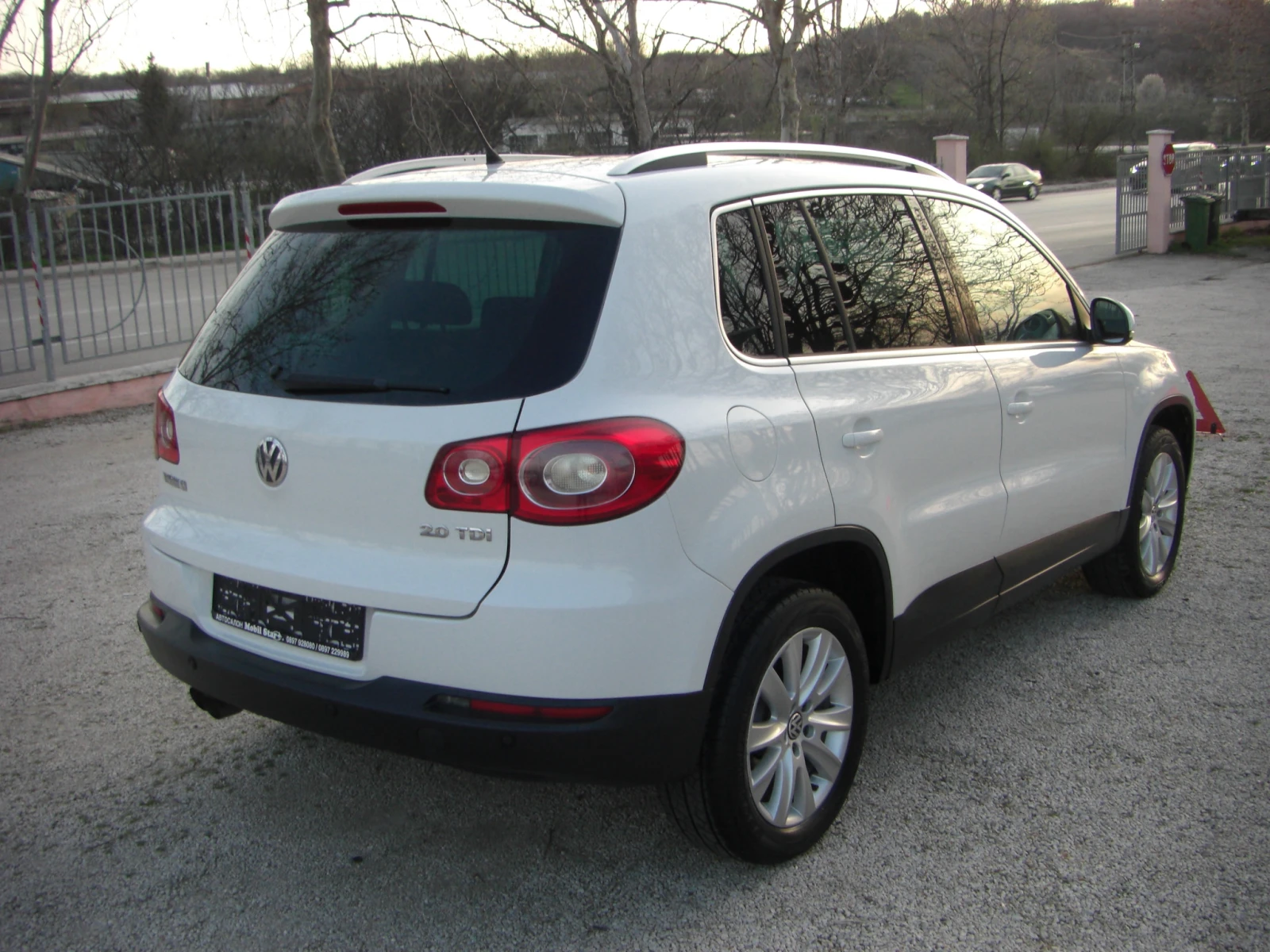 VW Tiguan 2.0TDI 4X4 AVTOMAT, снимка 5 - Автомобили и джипове - 53914352