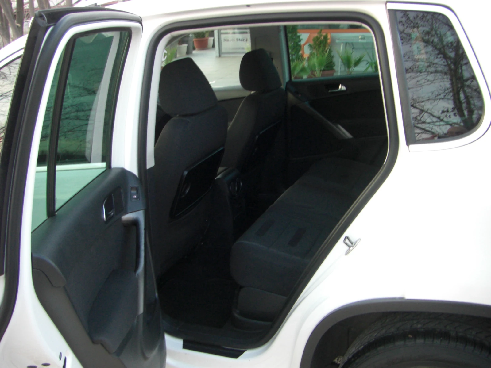 VW Tiguan 2.0TDI 4X4 AVTOMAT, снимка 13 - Автомобили и джипове - 53914352