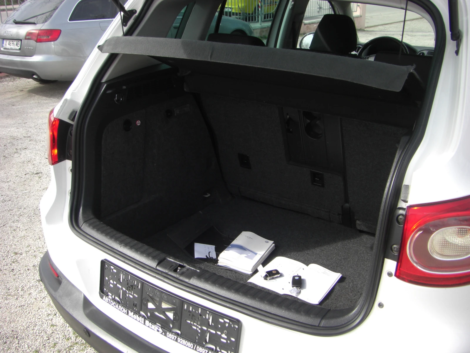 VW Tiguan 2.0TDI 4X4 AVTOMAT, снимка 16 - Автомобили и джипове - 53914352