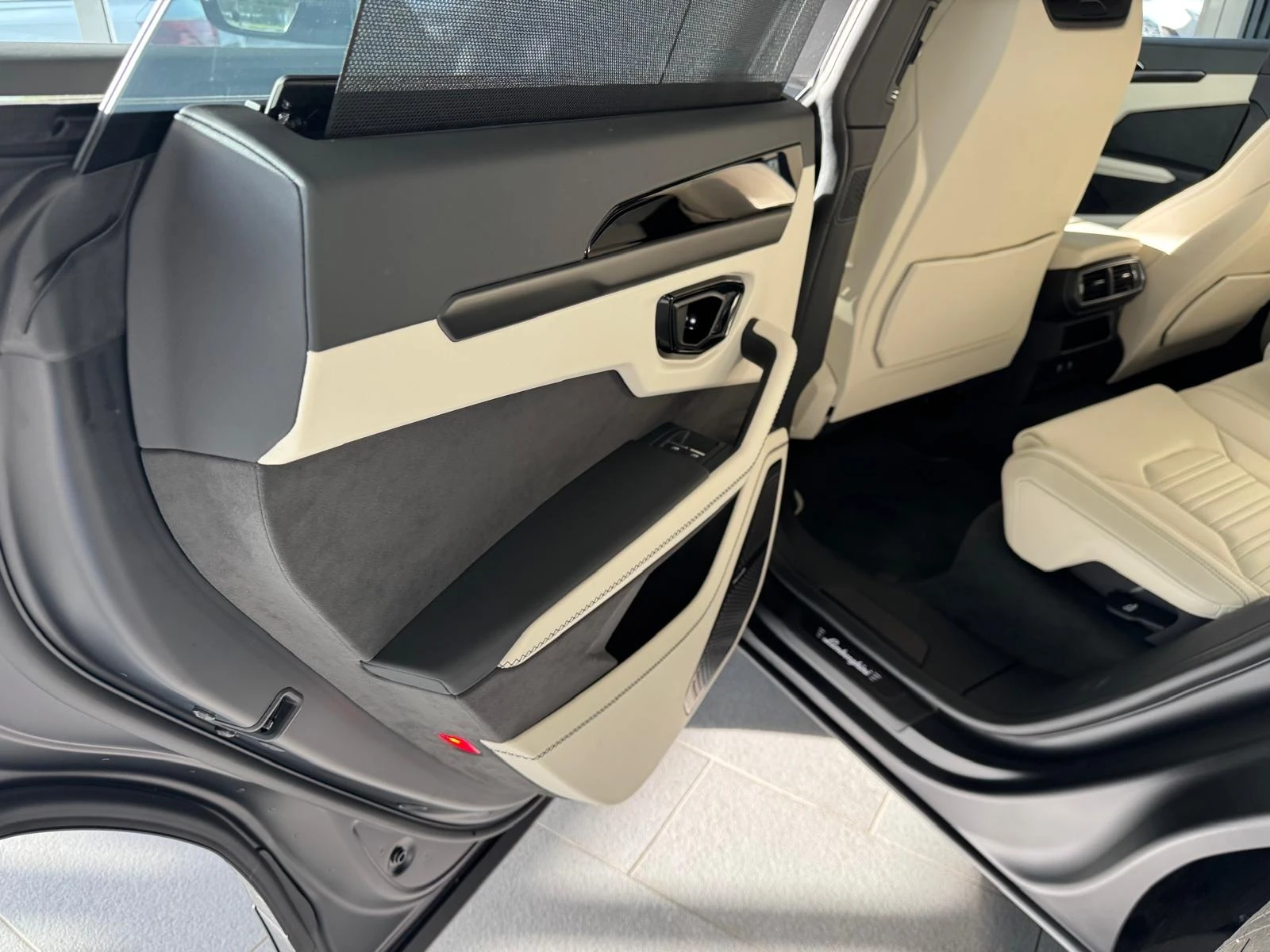 Lamborghini Urus SE 4.0 V8 Plug-in Hybrid 4WD, снимка 7 - Автомобили и джипове - 54637670