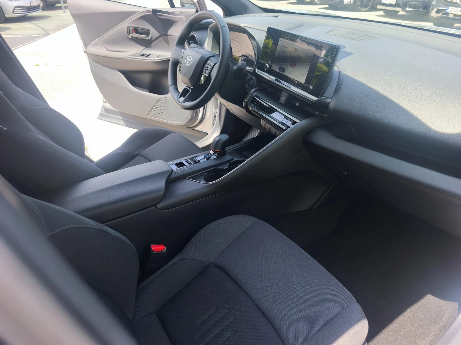 Toyota C-HR 2.0 PLUG-IN Hybrid 223hp CLUB, снимка 11 - Автомобили и джипове - 54789396