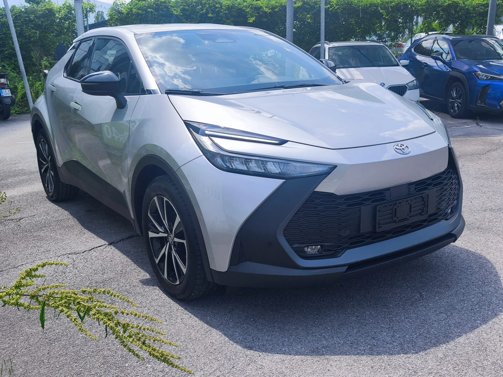 Toyota C-HR 2.0 PLUG-IN Hybrid 223hp CLUB, снимка 3 - Автомобили и джипове - 54789396