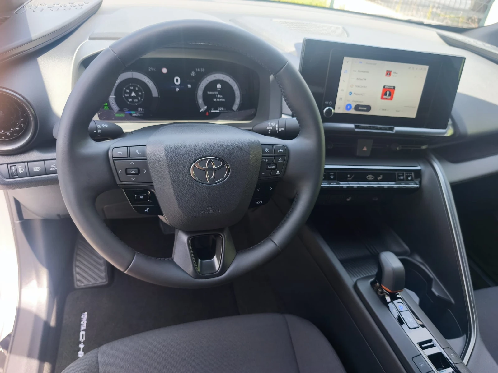 Toyota C-HR 2.0 PLUG-IN Hybrid 223hp CLUB, снимка 12 - Автомобили и джипове - 54789396