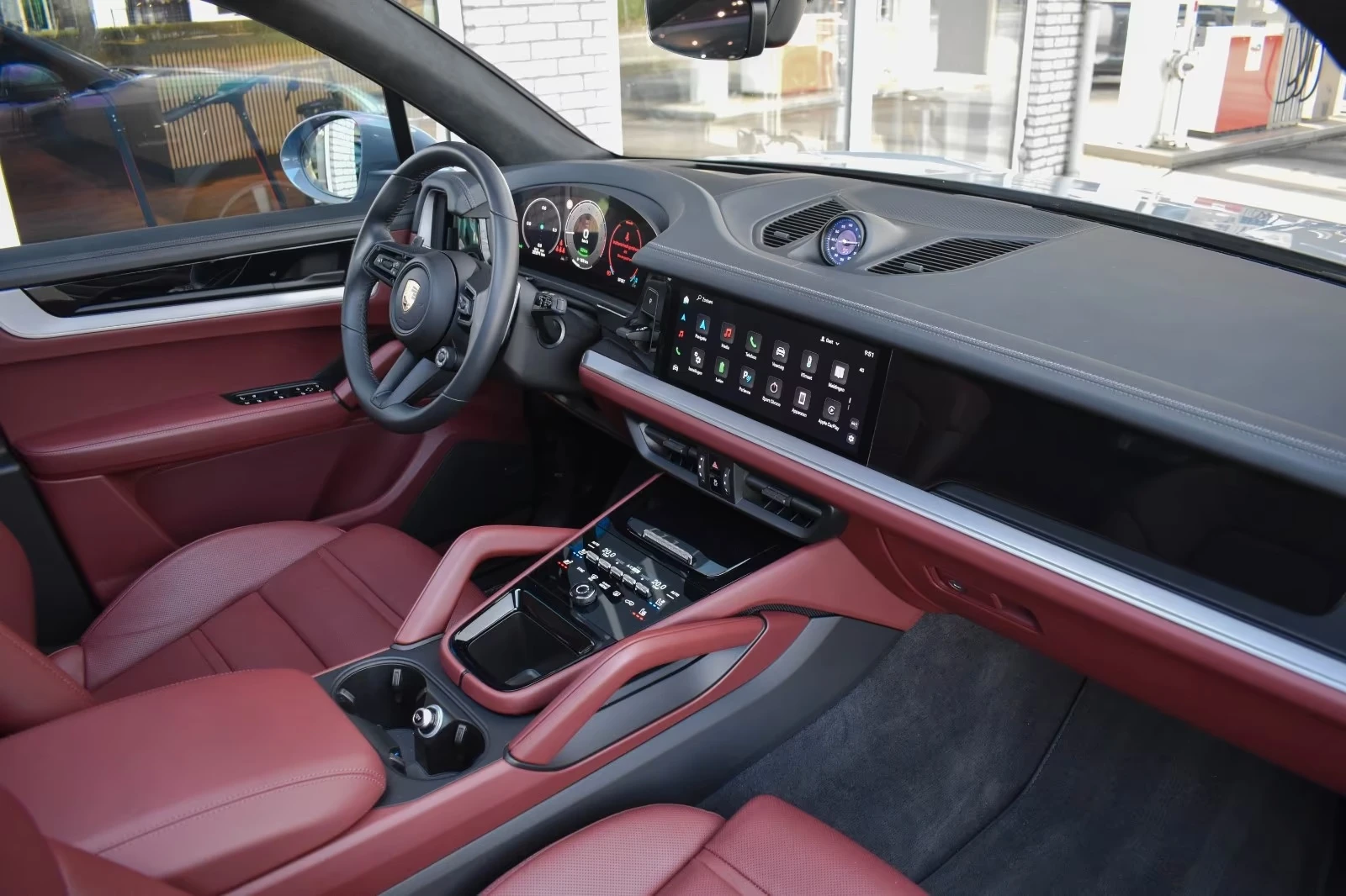 Porsche Cayenne TURBO / E-HYBRID / SPORT CHRONO / BOSE / HEAD-UP /, снимка 15 - Автомобили и джипове - 54869805