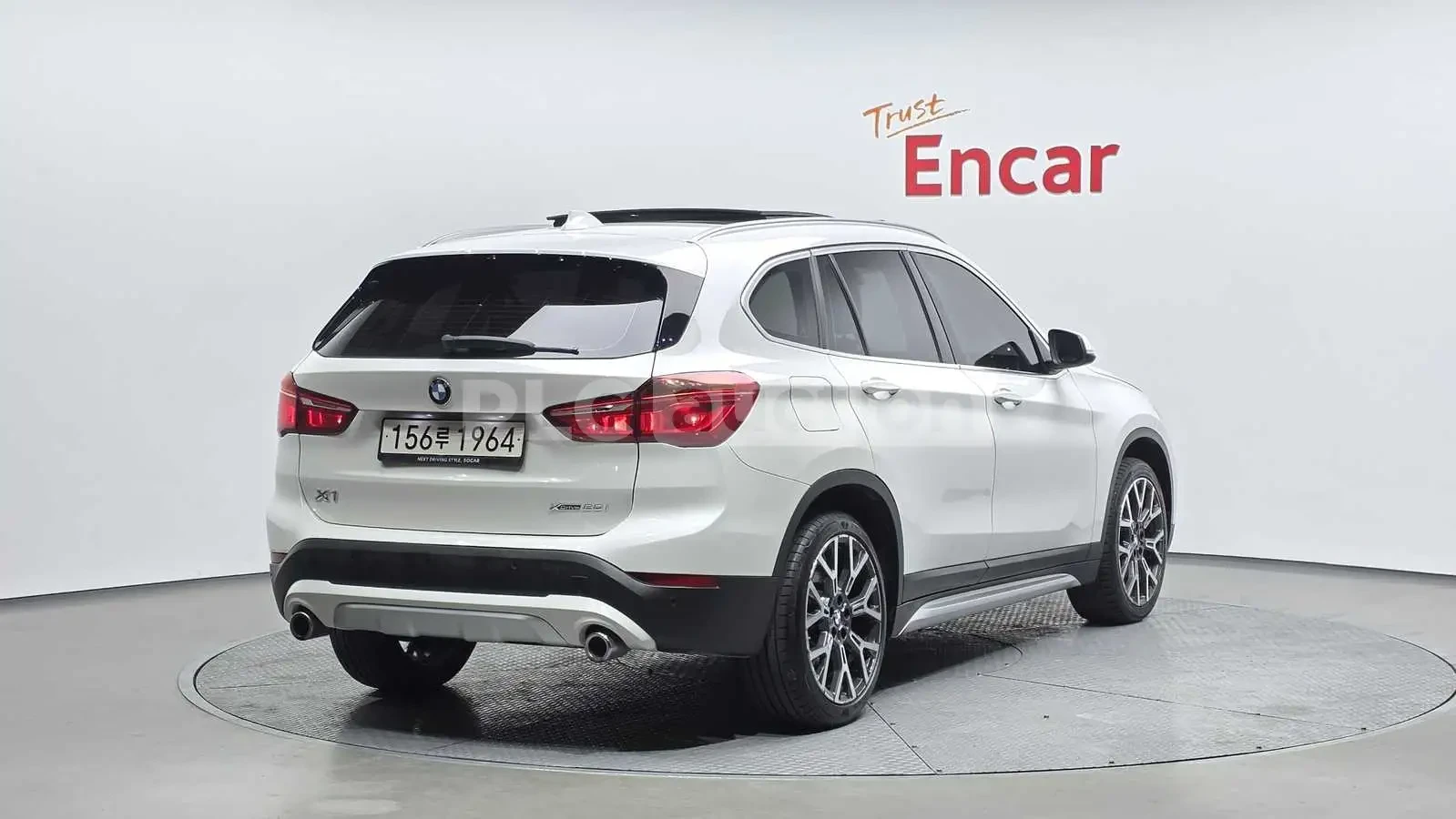 BMW X1 xDrive28i| ПАМЕТ| ПОДГРЕВИ| ПАНОРАМА| | , снимка 2 - Автомобили и джипове - 54925593