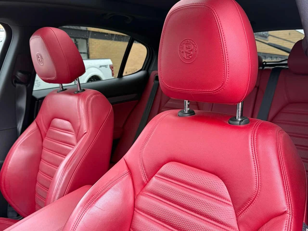 Alfa Romeo Stelvio * TI SPORT * ДИСТРОНИК* ПАНОРАМА* КАМЕРА* , снимка 10 - Автомобили и джипове - 55395442
