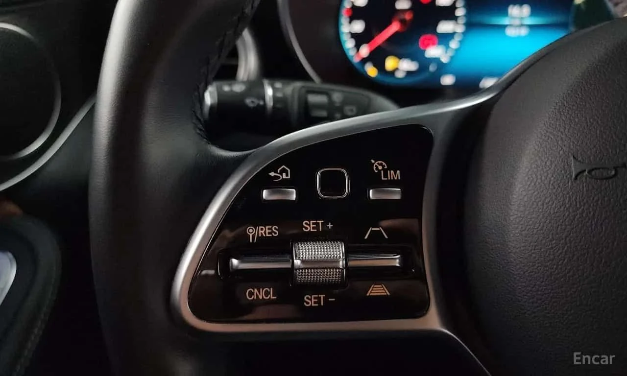 Mercedes-Benz GLC * GLC300 4MATIC * ЦЕНА ДО БГ, снимка 17 - Автомобили и джипове - 55627277