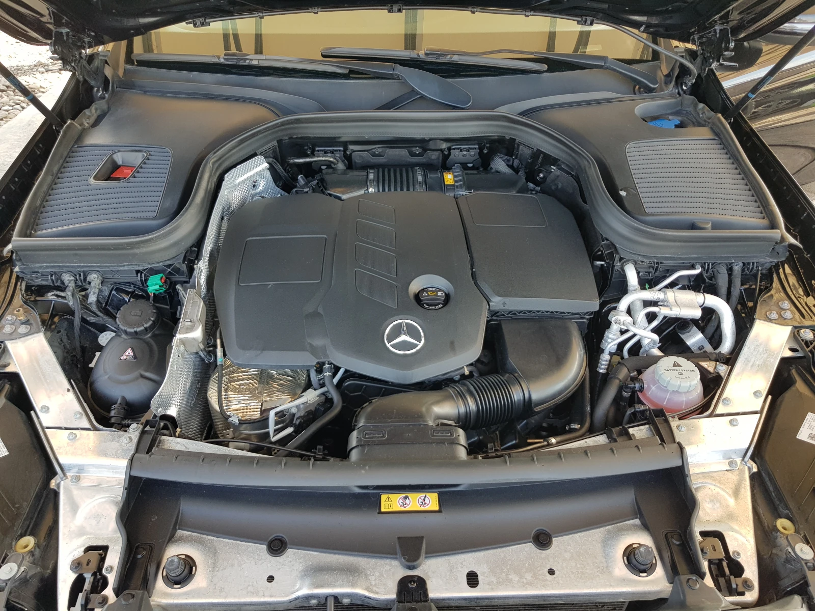 Mercedes-Benz GLC 300 DE 4matic FACELIFT /04/2022г. EURO 6D ЛИЗИНГ, снимка 15 - Автомобили и джипове - 55927831