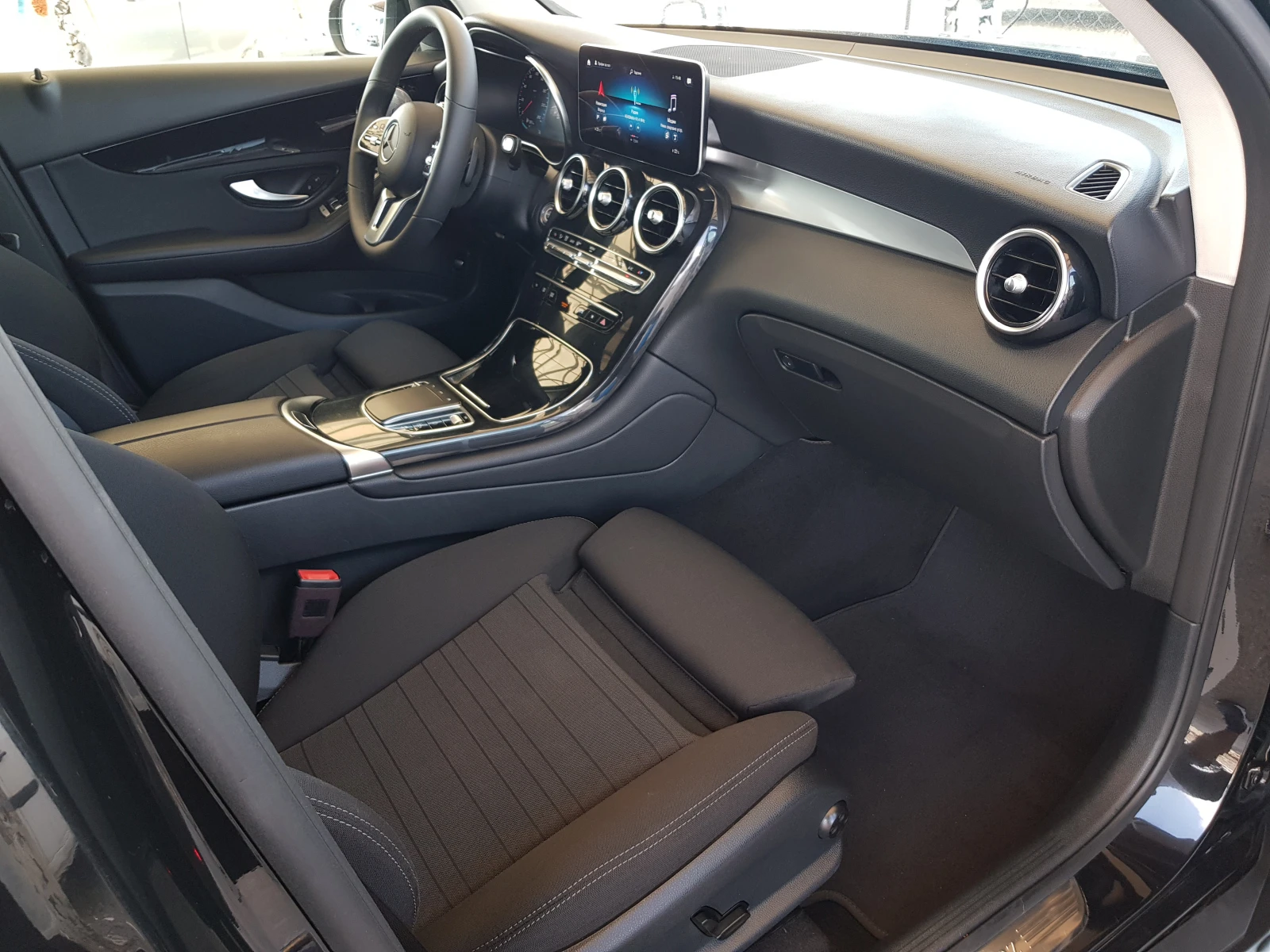 Mercedes-Benz GLC 300 DE 4matic FACELIFT /04/2022г. EURO 6D ЛИЗИНГ, снимка 10 - Автомобили и джипове - 55927831