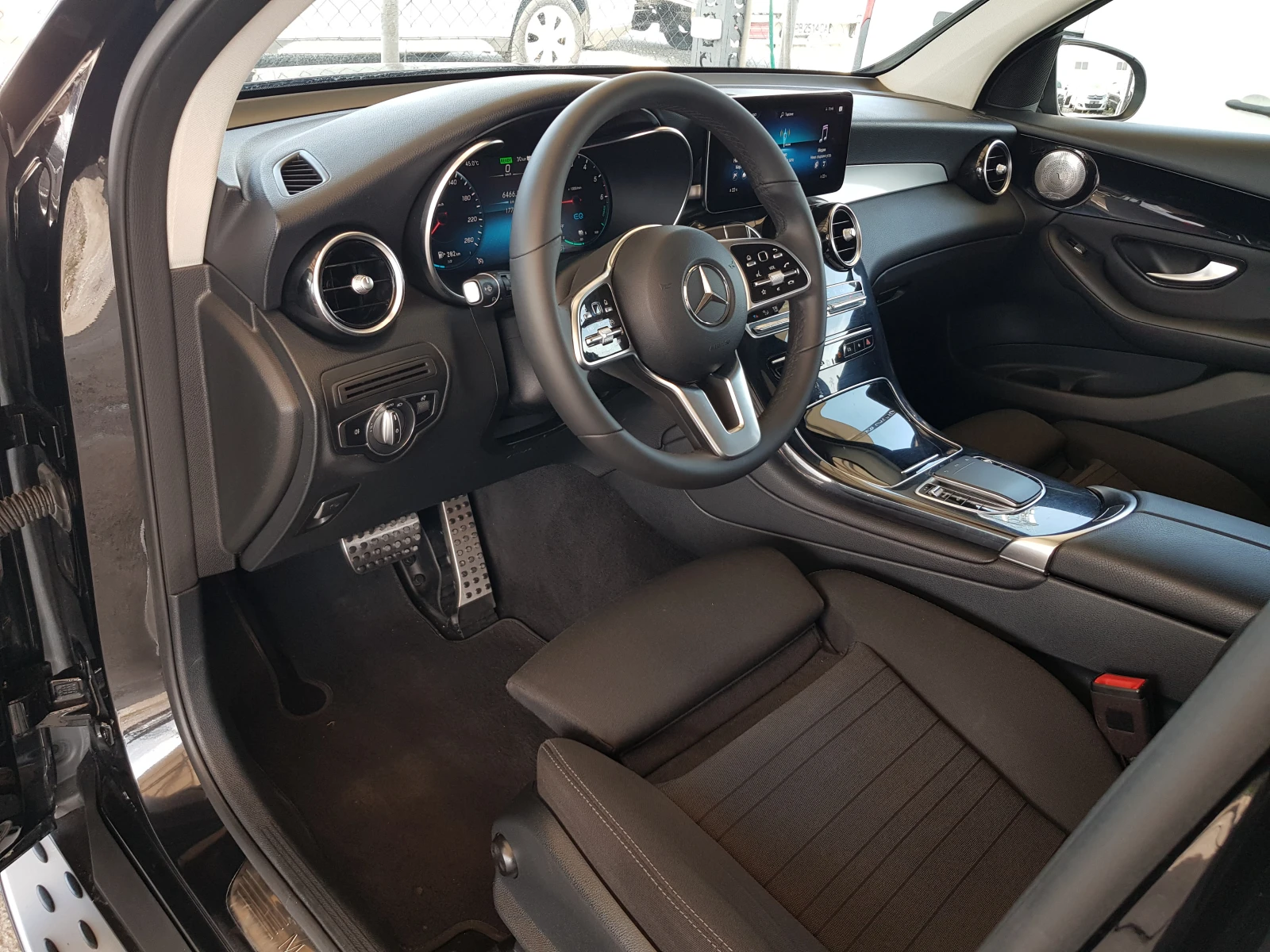 Mercedes-Benz GLC 300 DE 4matic FACELIFT /04/2022г. EURO 6D ЛИЗИНГ, снимка 9 - Автомобили и джипове - 55927831
