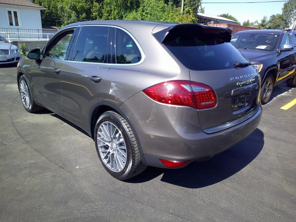 Porsche Cayenne 3.6 AWD* PANORAMA* ПОДГРЕВ* КАМЕРА* КРАЙНА ЦЕНА* , снимка 4 - Автомобили и джипове - 55942708