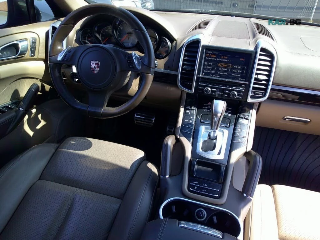 Porsche Cayenne 3.6 AWD* PANORAMA* ПОДГРЕВ* КАМЕРА* КРАЙНА ЦЕНА* , снимка 9 - Автомобили и джипове - 55942708